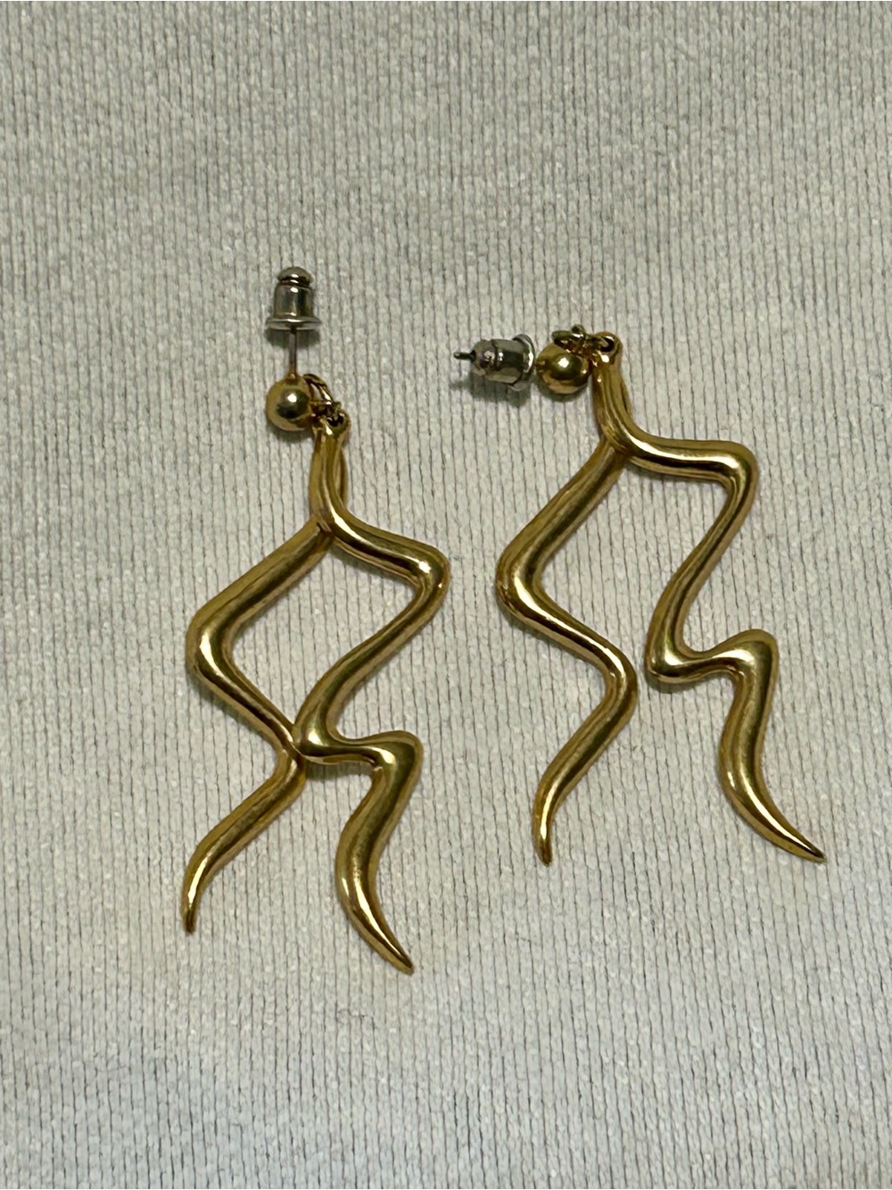 Gold Wavy Abstract Drop Earrings - Women Jewelry 80s 90s Vintage Retro